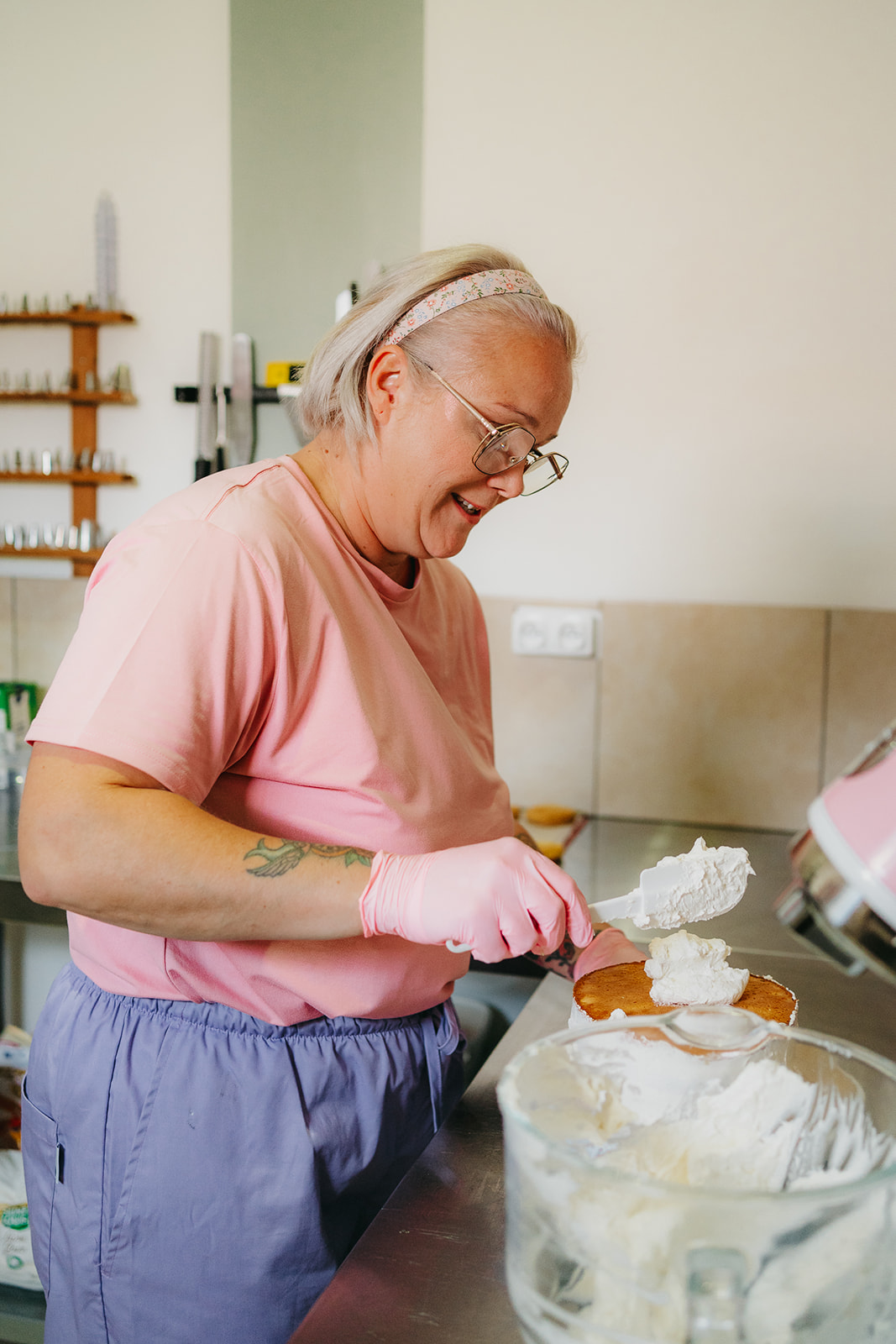 La Roulotte Gourmande, pâtissière en action